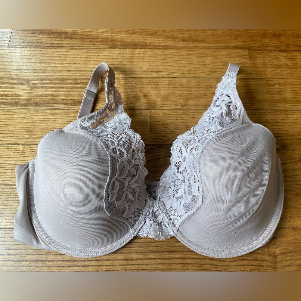 Bali Lace Accent Bra in Soft Pink/Tan underwire padded women’s size 36D